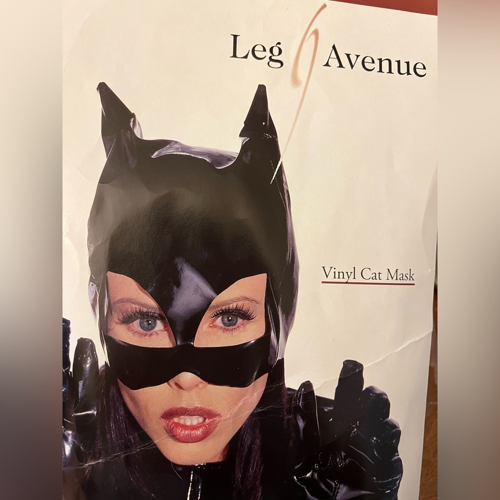 Leg Avenue Shiny Black Cat Mask & Black Bat gloves